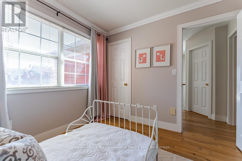 407 Baverstock Crescent, Milton (Cl Clarke), ON