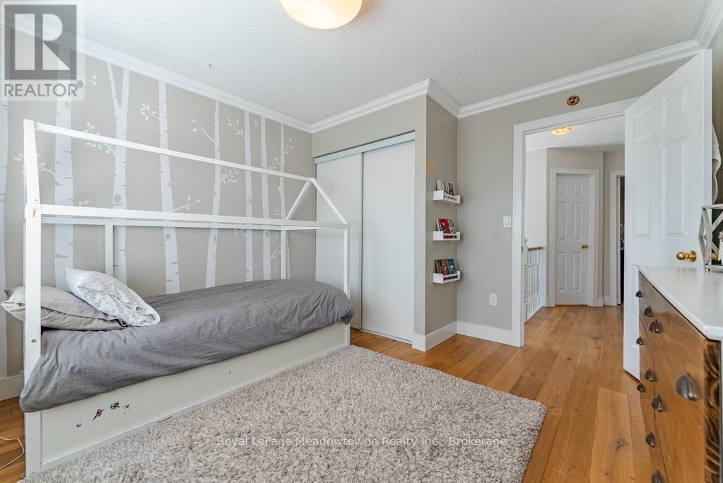 407 Baverstock Crescent, Milton (Cl Clarke), ON