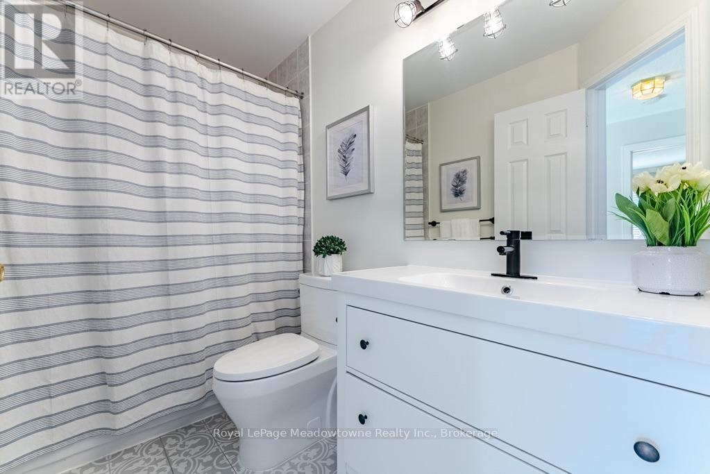 407 Baverstock Crescent, Milton (Cl Clarke), ON