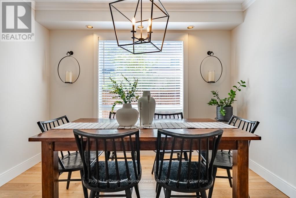 407 Baverstock Crescent, Milton (Cl Clarke), ON