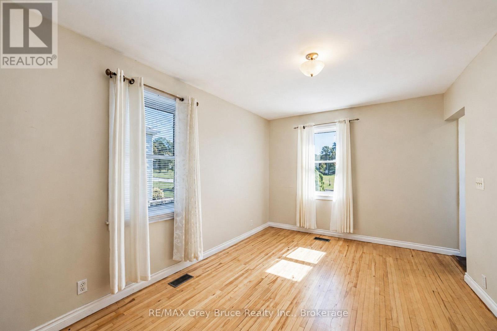 740 5Th Street E, Owen Sound, ON