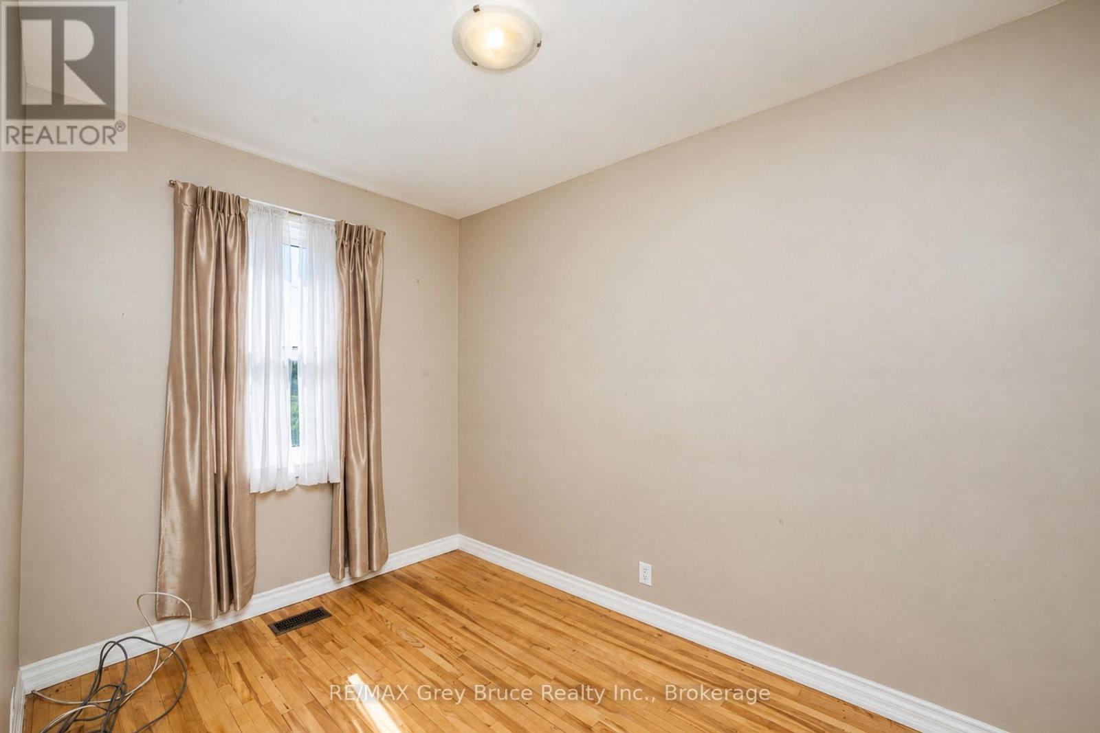 740 5Th Street E, Owen Sound, ON
