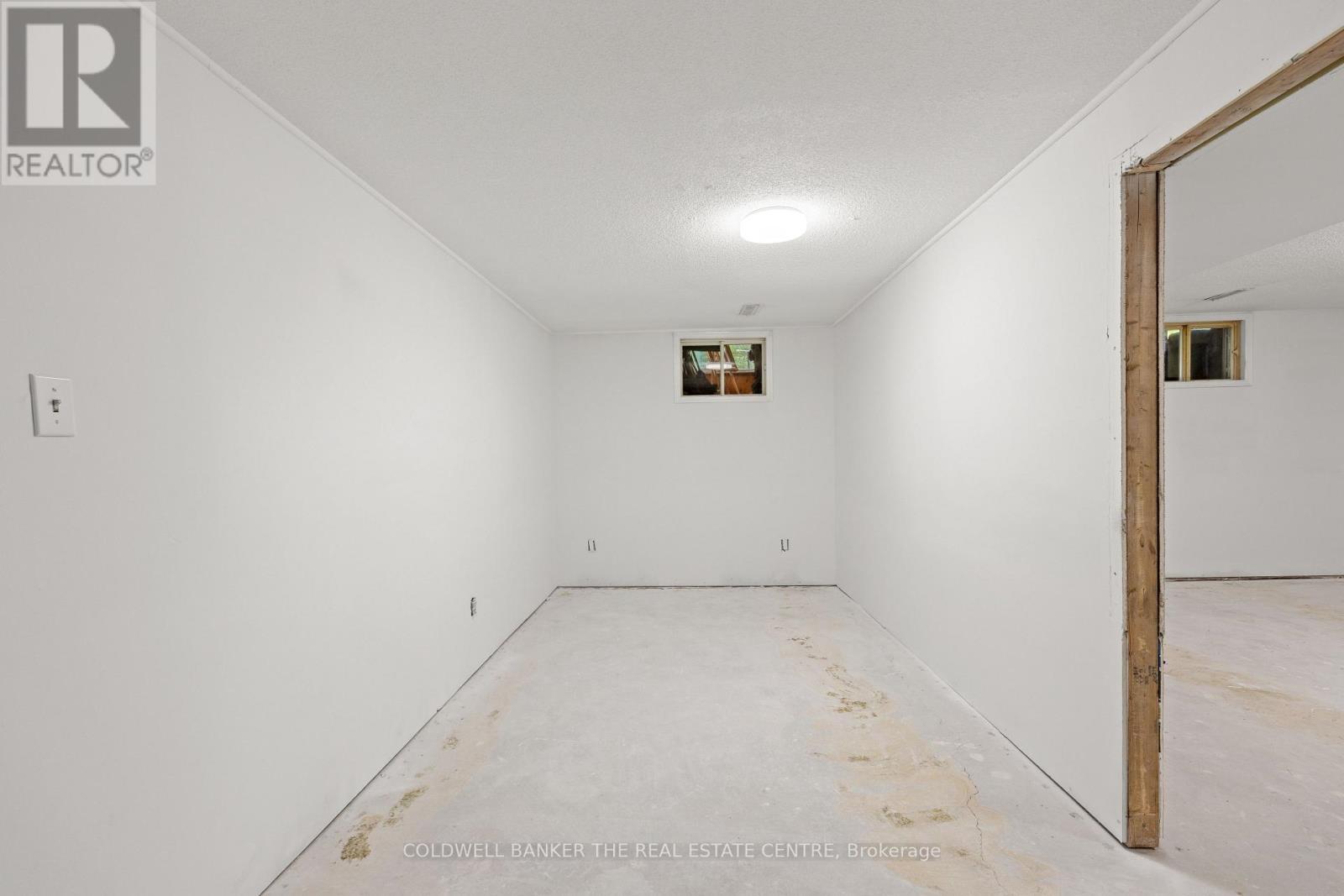 3211 Cowan Avenue, Innisfil, ON