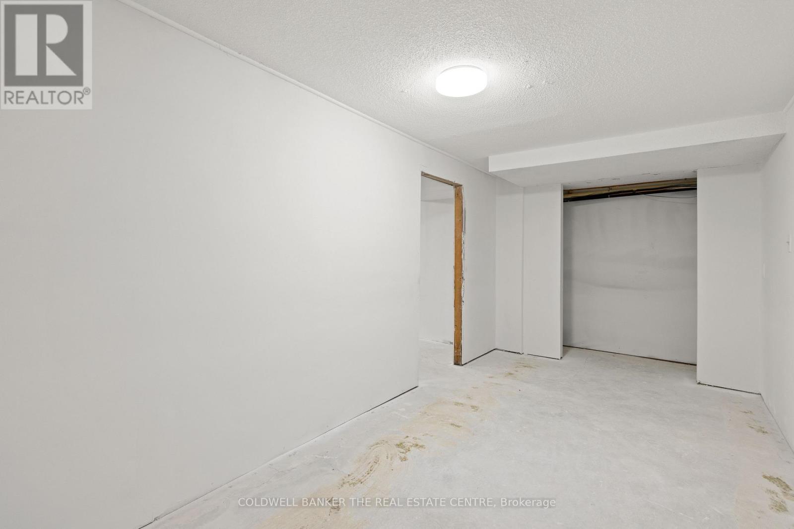 3211 Cowan Avenue, Innisfil, ON