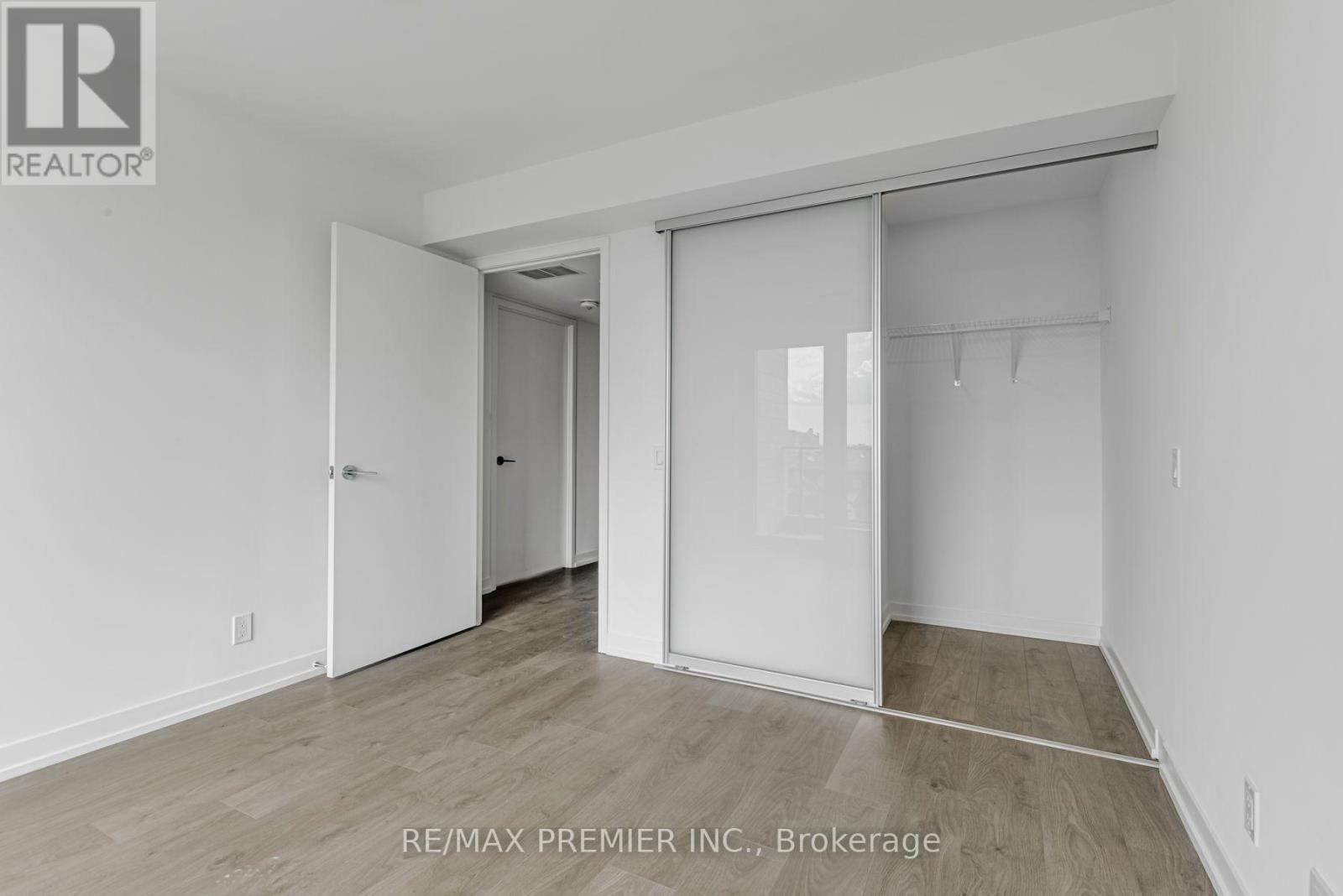Th17 - 7 Buttermill Avenue, Vaughan, ON
