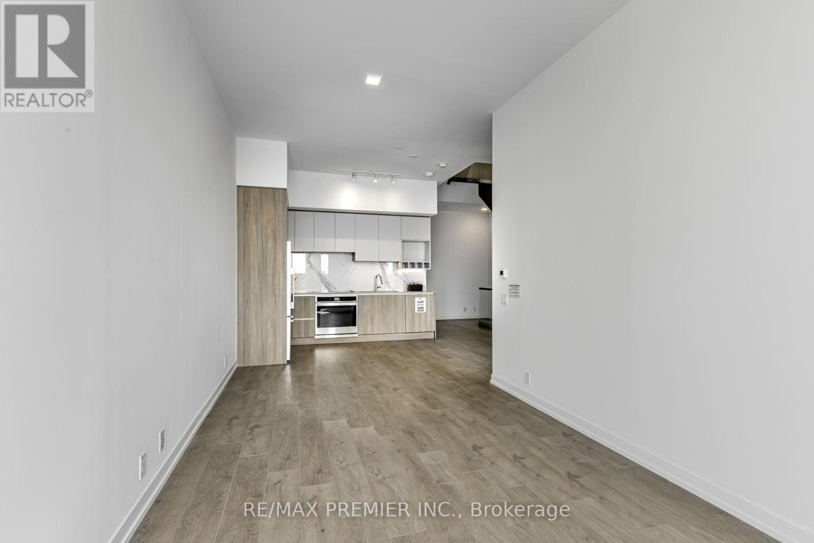 Th17 - 7 Buttermill Avenue, Vaughan, ON