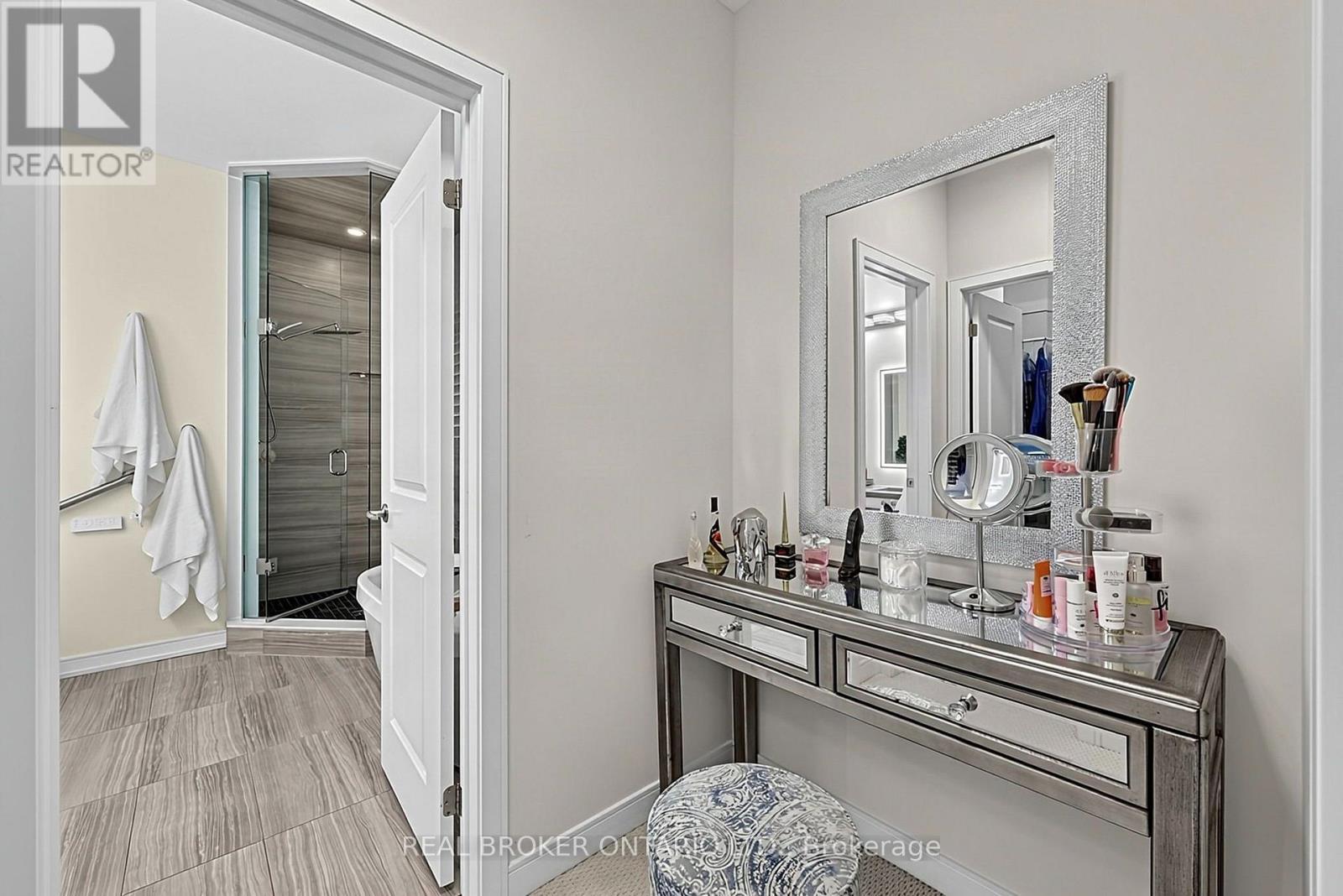 5 Piece Ensuite - 20 Birkdale Place, Newmarket, ON