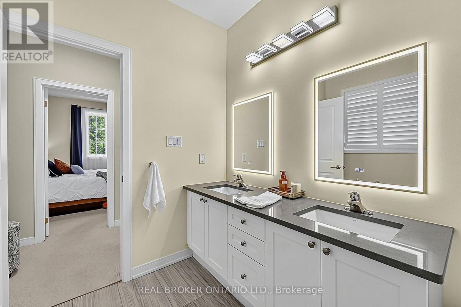 Double Sinks - 20 Birkdale Place, Newmarket, ON