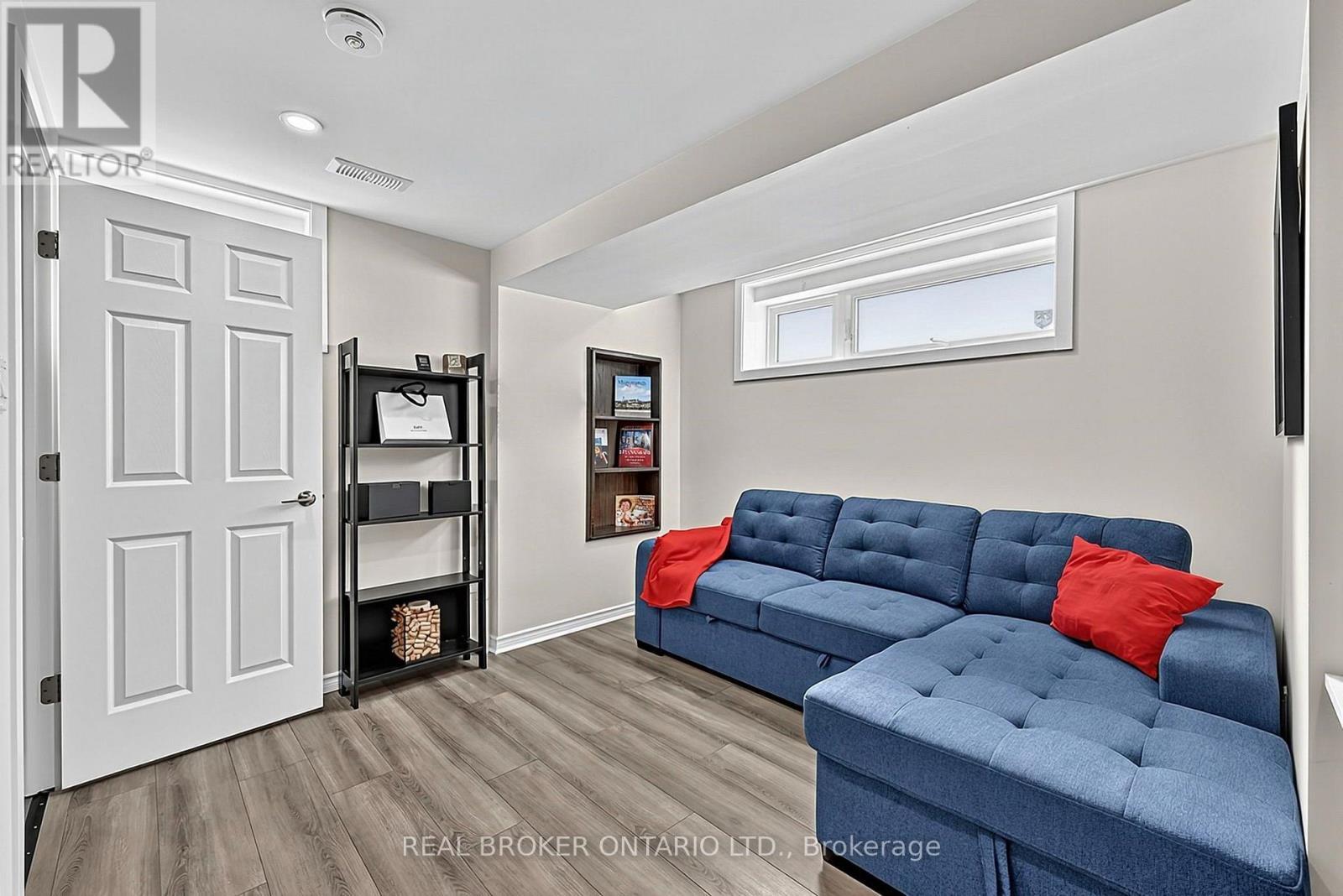 Above Grade Windows & Pot Lights - 20 Birkdale Place, Newmarket, ON