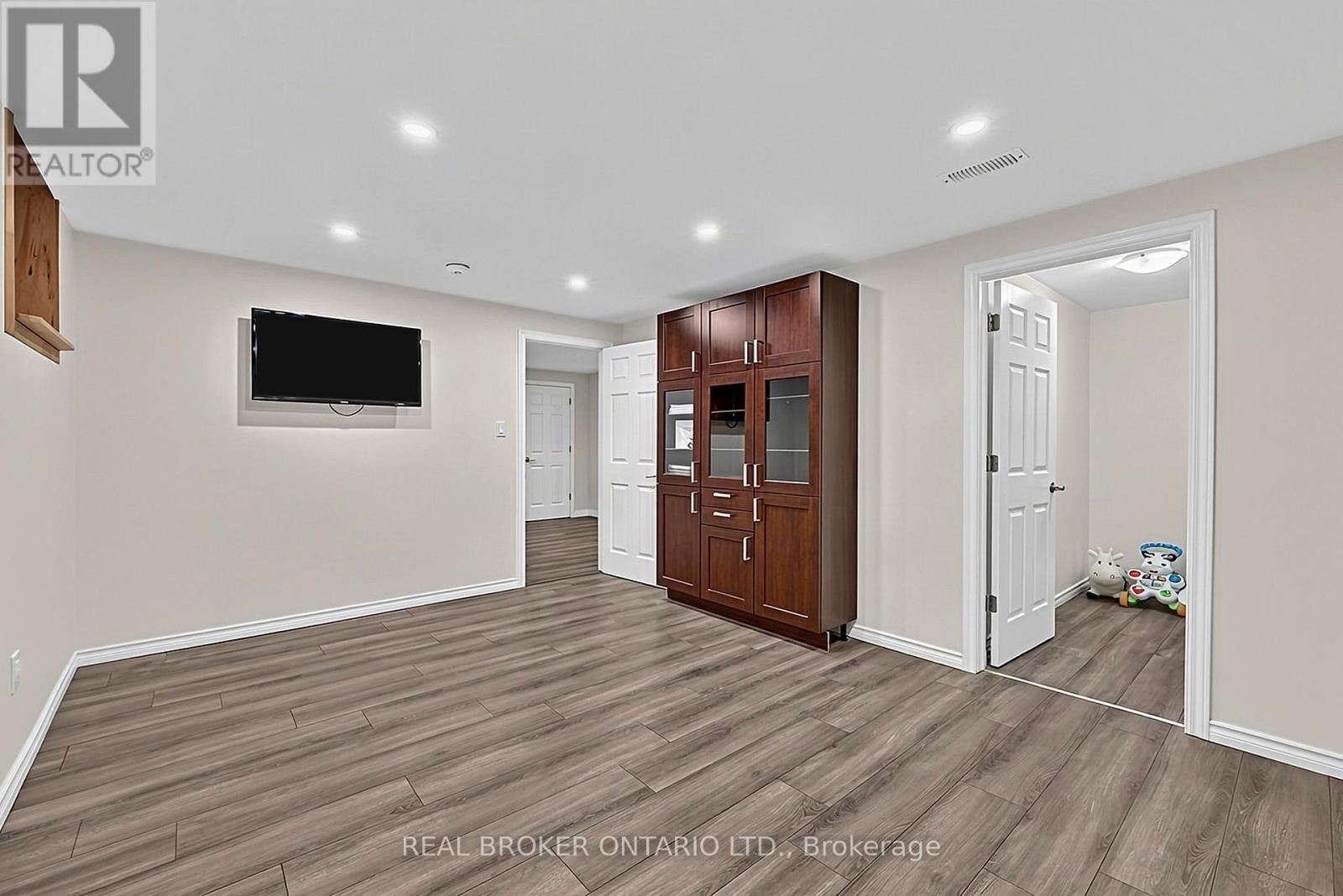 Basement Bedroom with Pot Lights & W/I Closet - 20 Birkdale Place, Newmarket, ON