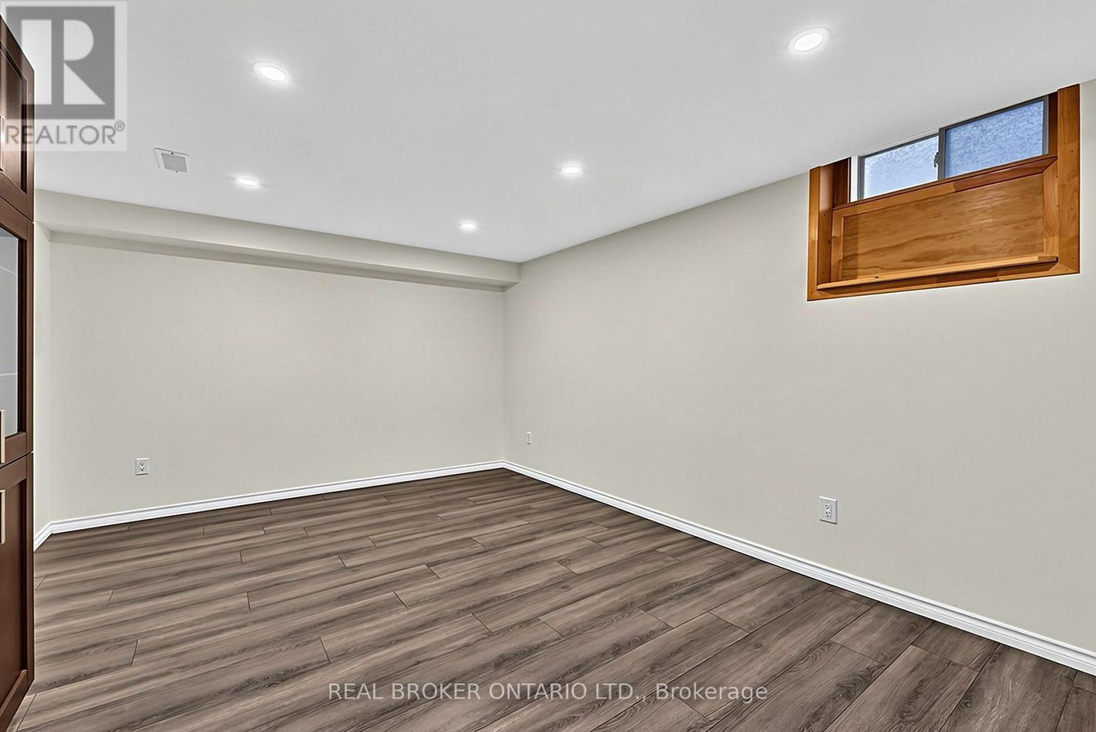 Above Grade Window - 20 Birkdale Place, Newmarket, ON