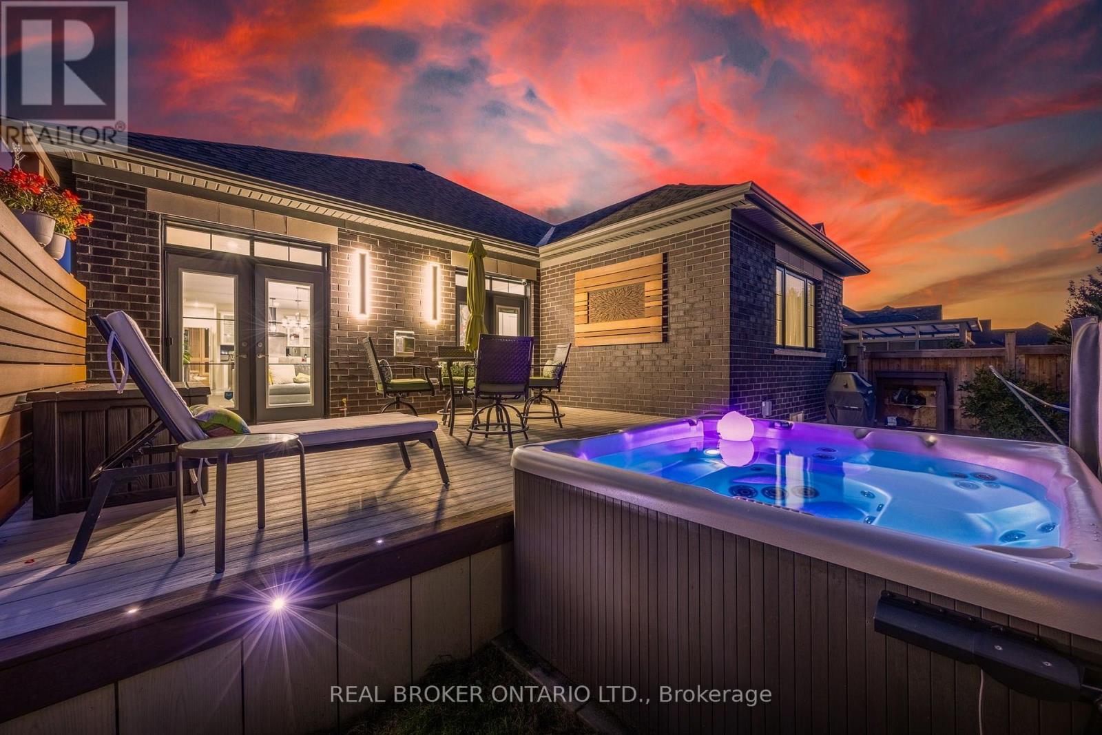 Imagine Evenings in the Hot Tub - 20 Birkdale Place, Newmarket, ON