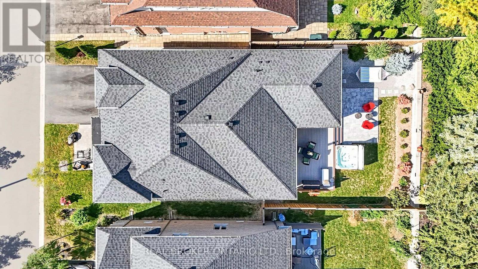 Great Family Home - 20 Birkdale Place, Newmarket, ON