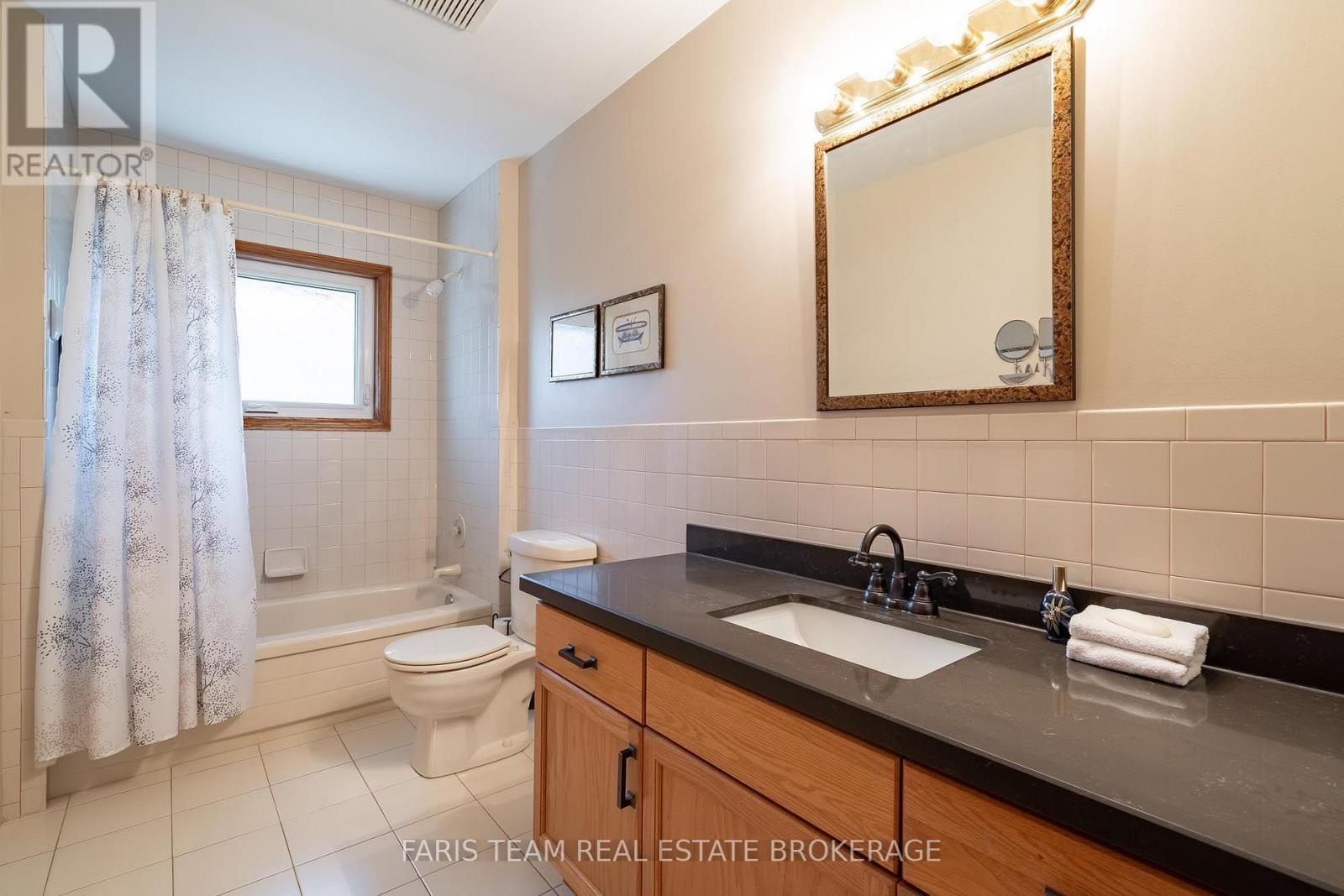 142 Nelson Street, Barrie, ON