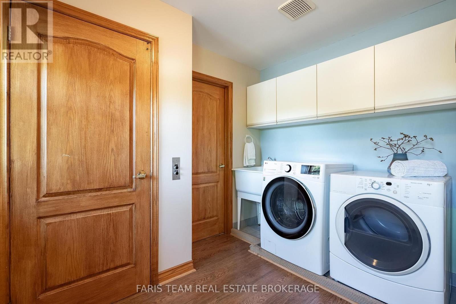 142 Nelson Street, Barrie, ON