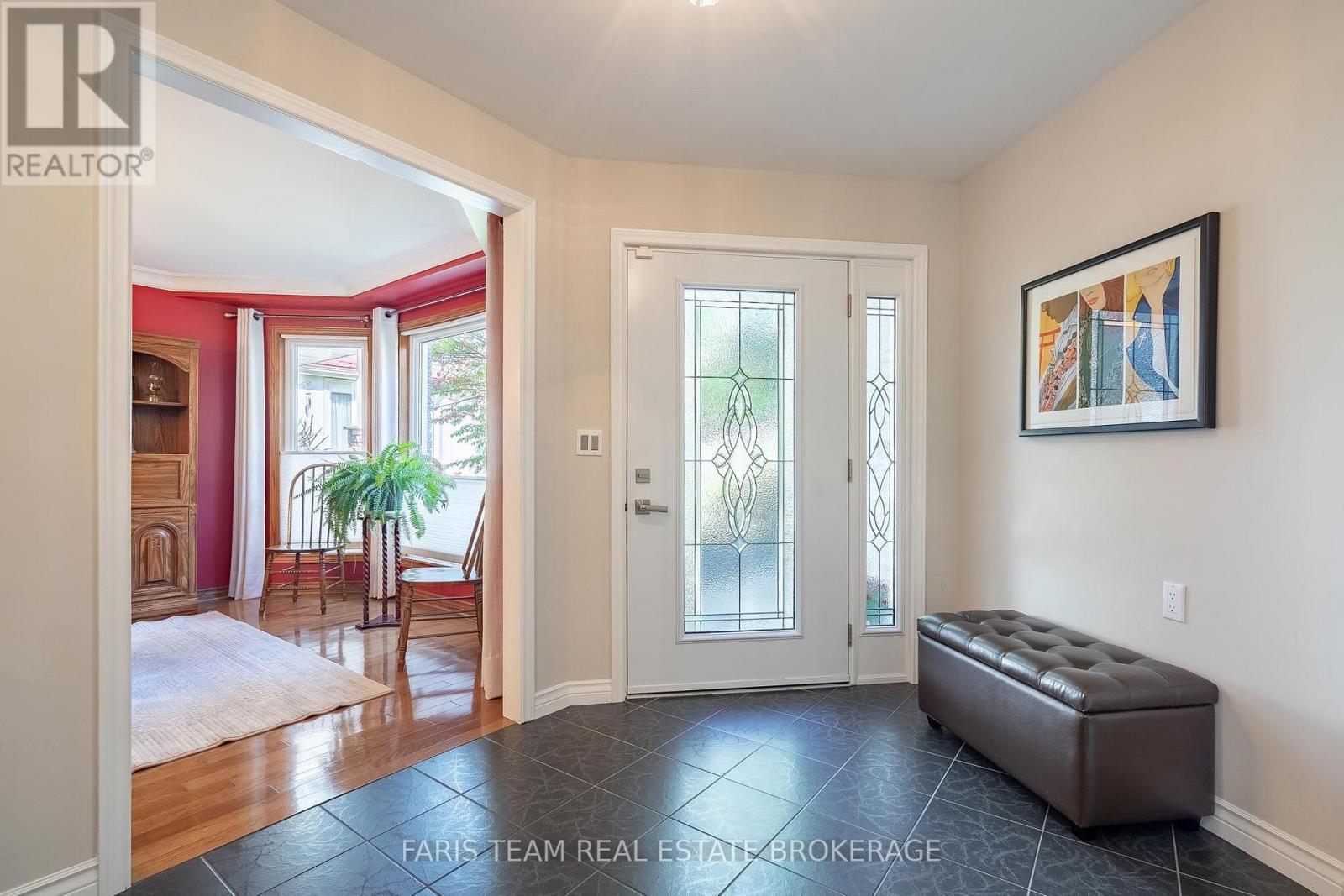 142 Nelson Street, Barrie, ON
