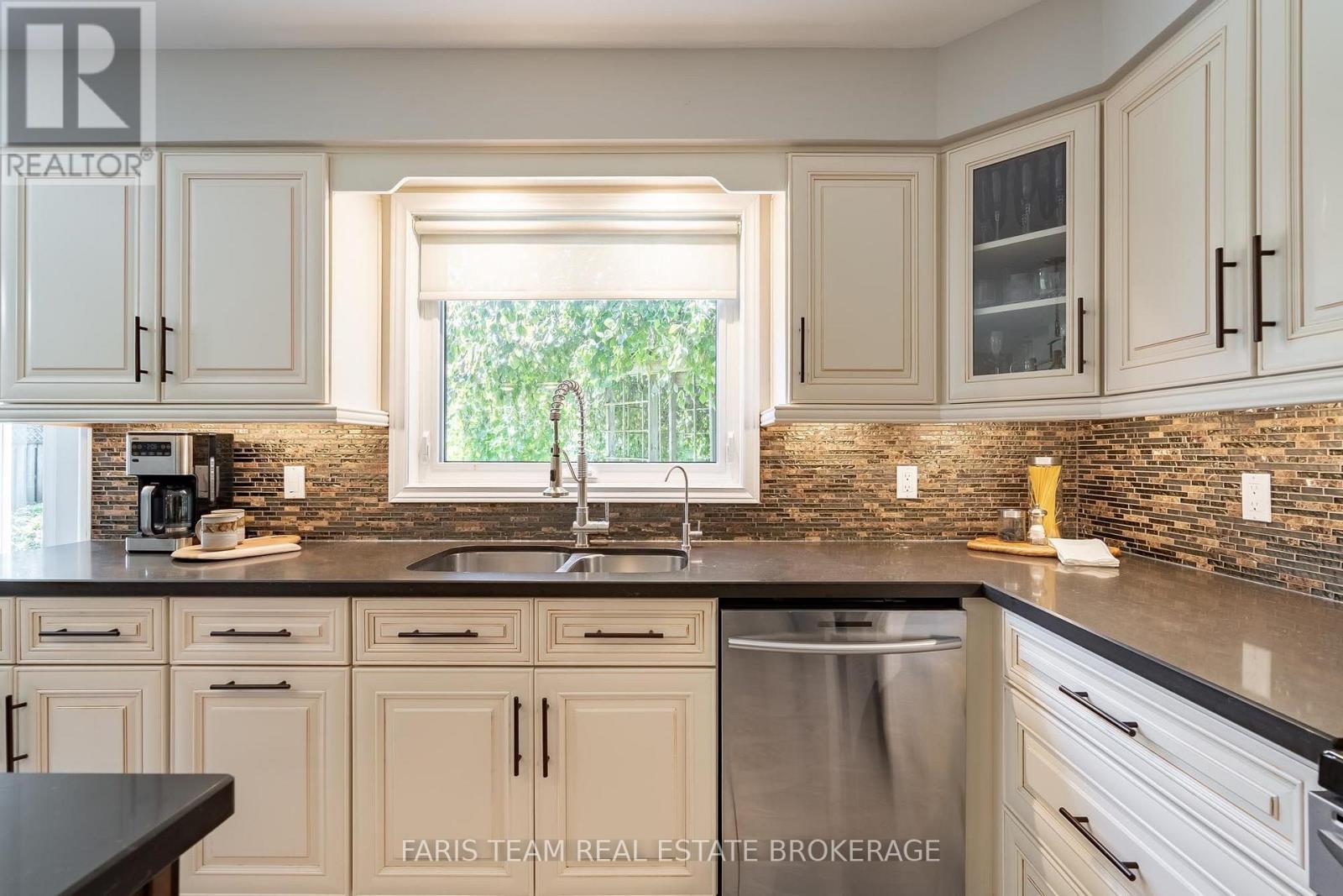 142 Nelson Street, Barrie, ON