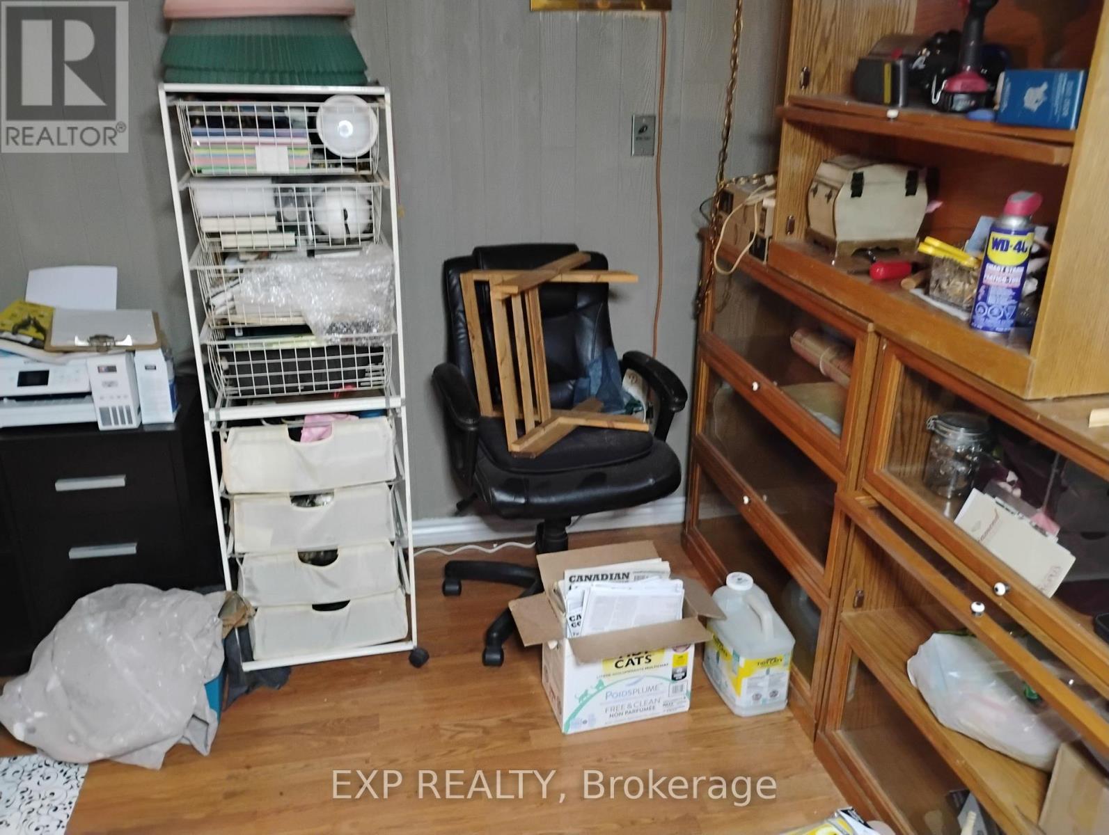 Main-level room with built-in shelving - 4044 Bayview Avenue, Ramara, ON