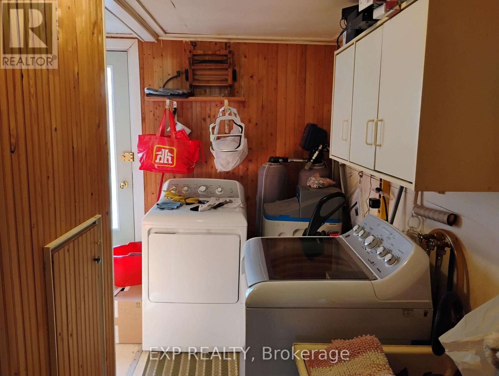 Main-floor laundry - 4044 Bayview Avenue, Ramara, ON