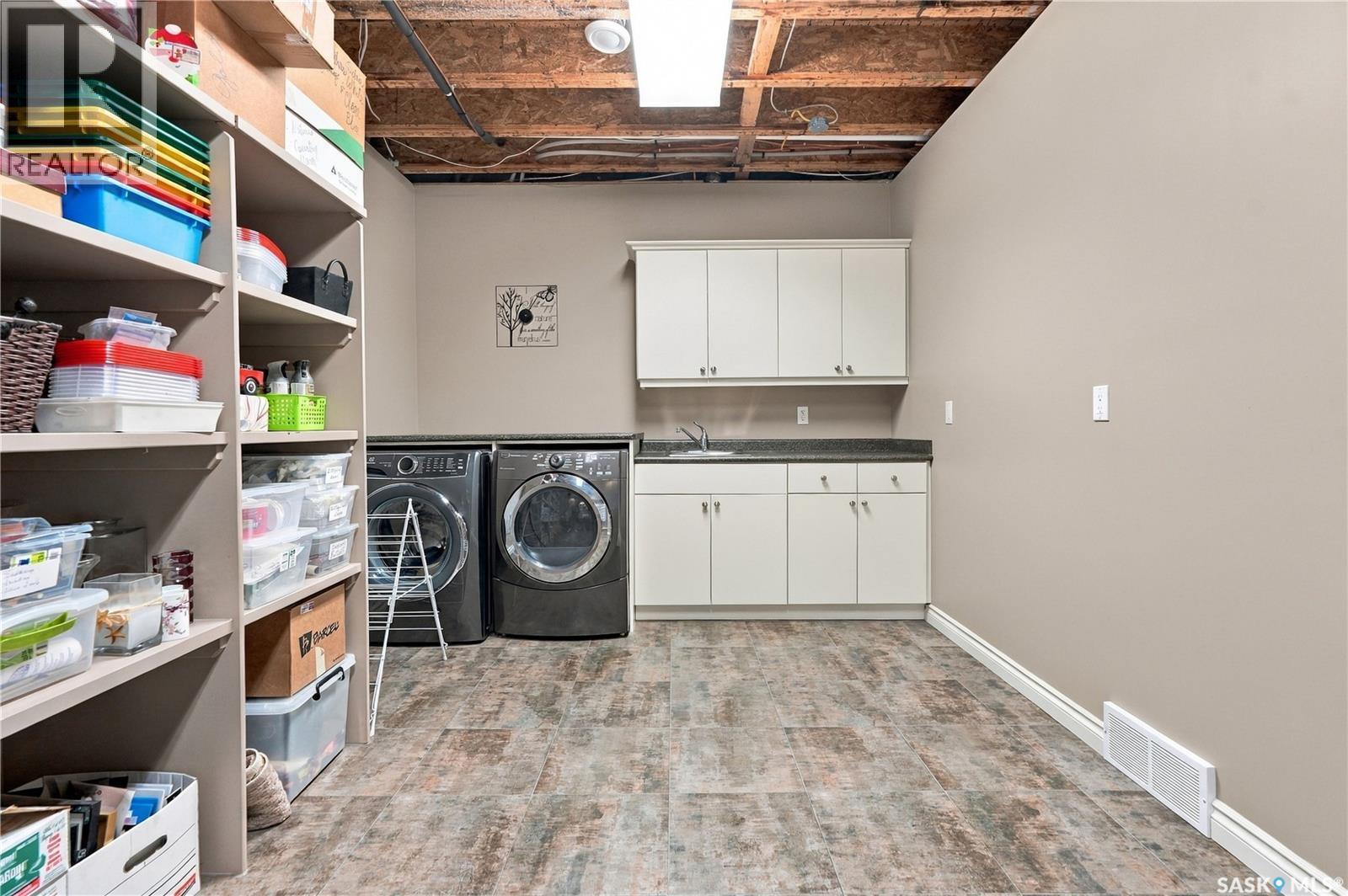526 Hartley Terrace, Saskatoon, SK
