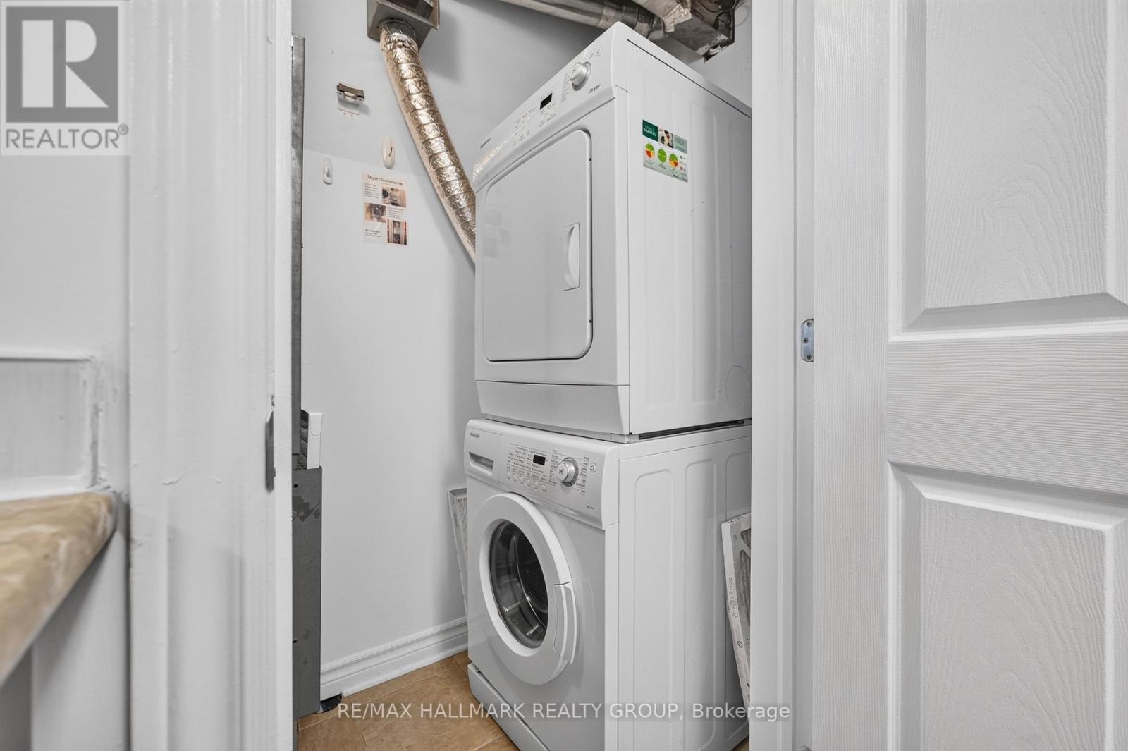 In-suite laundry - 1405 - 200 Rideau Street, Ottawa, ON