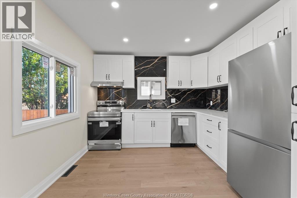 930 Elsmere Ave, Windsor, ON