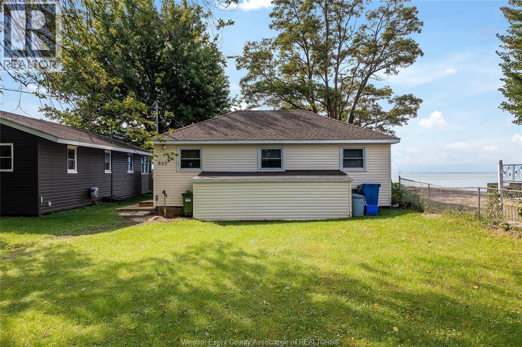 845 Erie Blue, Essex, ON