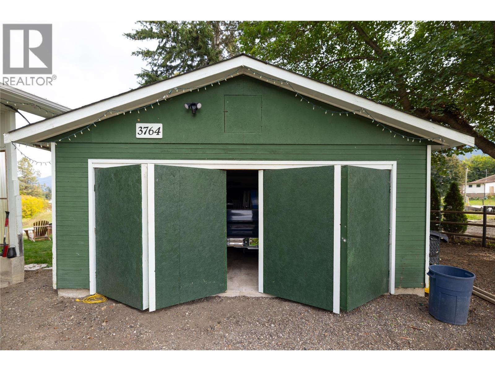 Very Trick. Insulated Bi-Fold Doors. - 3764 Creamery Road, Armstrong, BC
