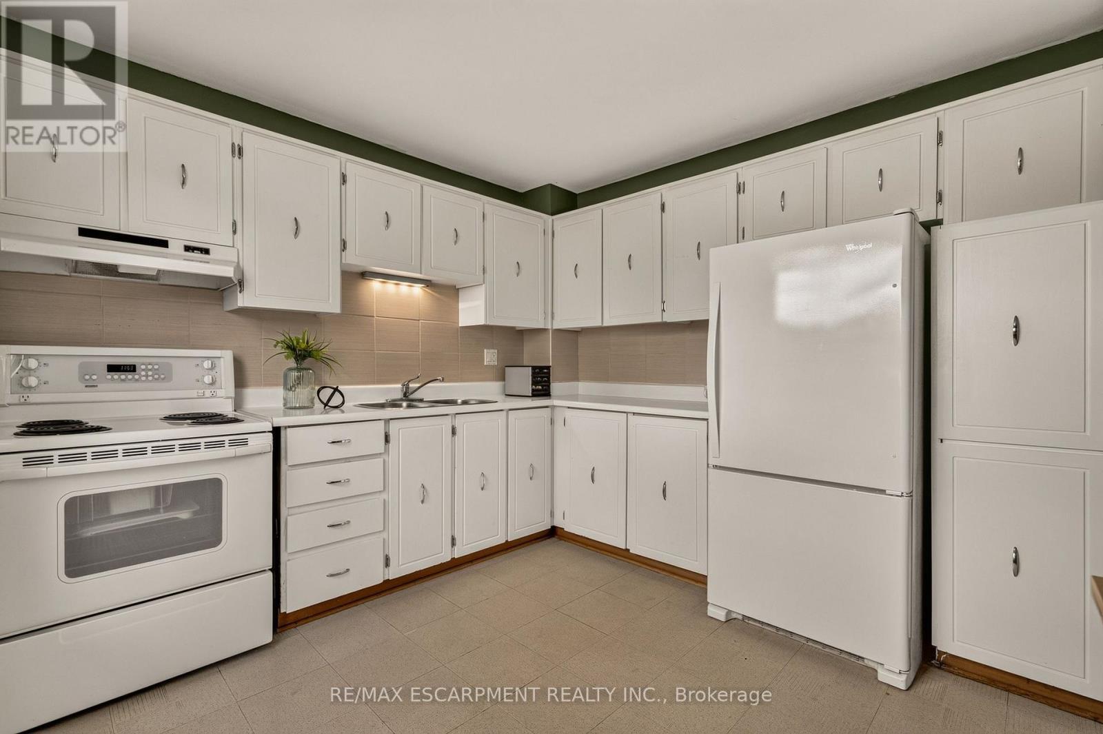 69 - 900 Central Park Drive, Brampton, ON