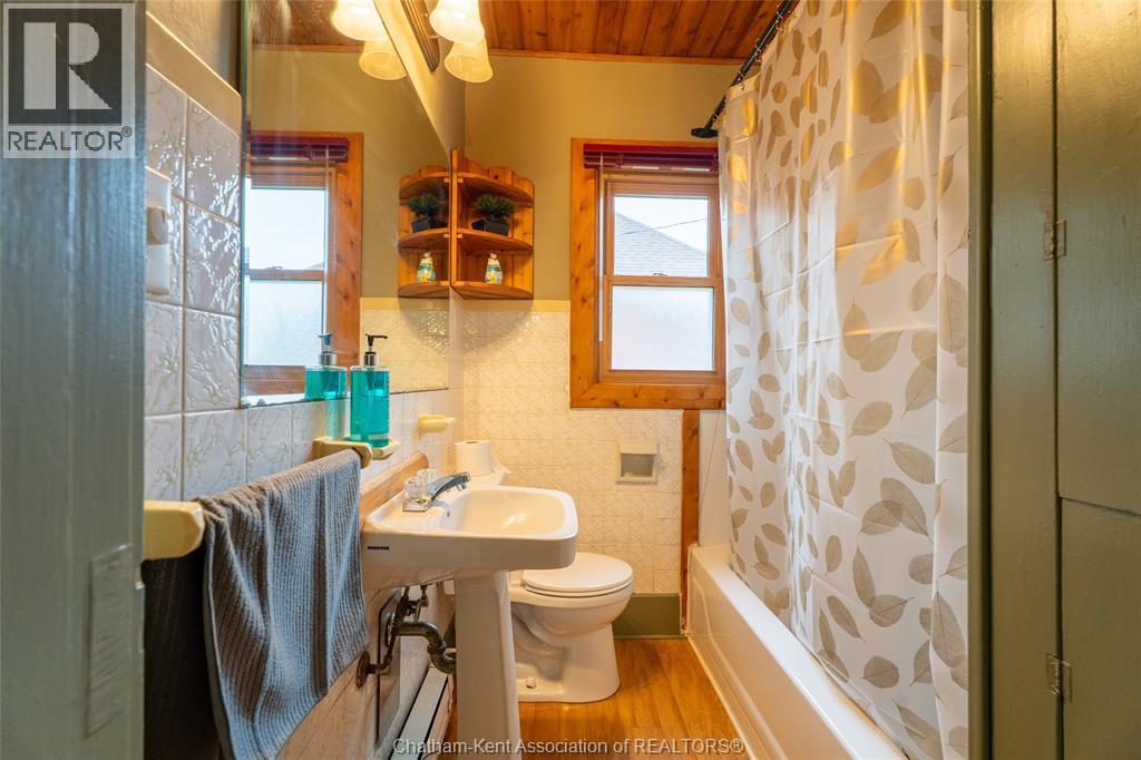 1008 James Street, Wallaceburg, ON