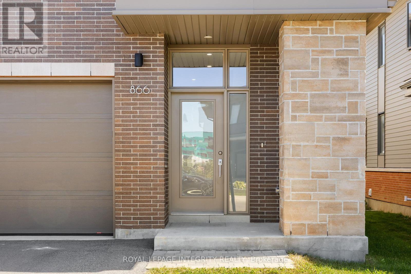 866 Moses Tennisco Street, Ottawa, ON