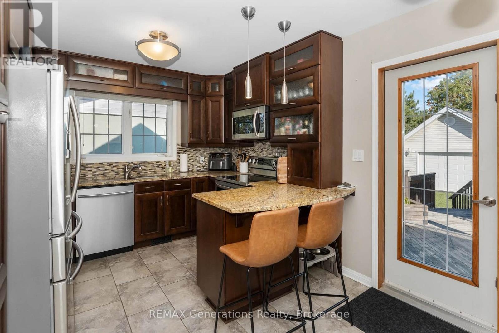 330 Montclair Street, Thunder Bay (Current River), ON