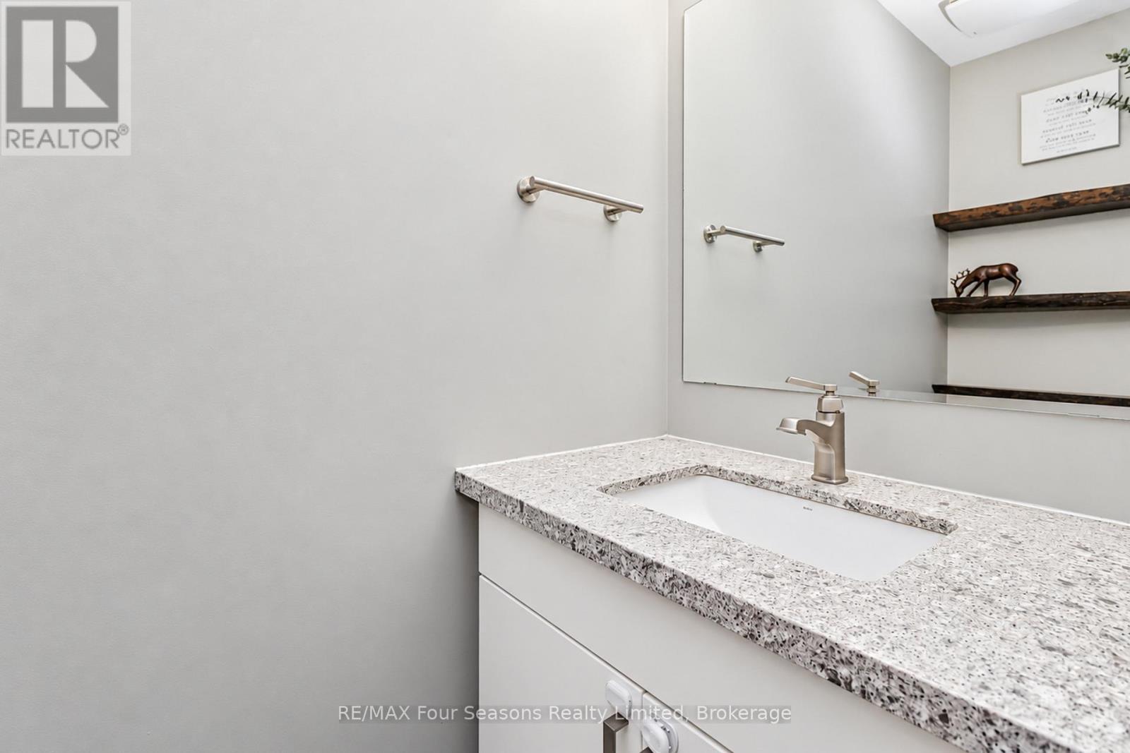 2pc main floor bathroom - 55 Conservation Way, Collingwood, ON
