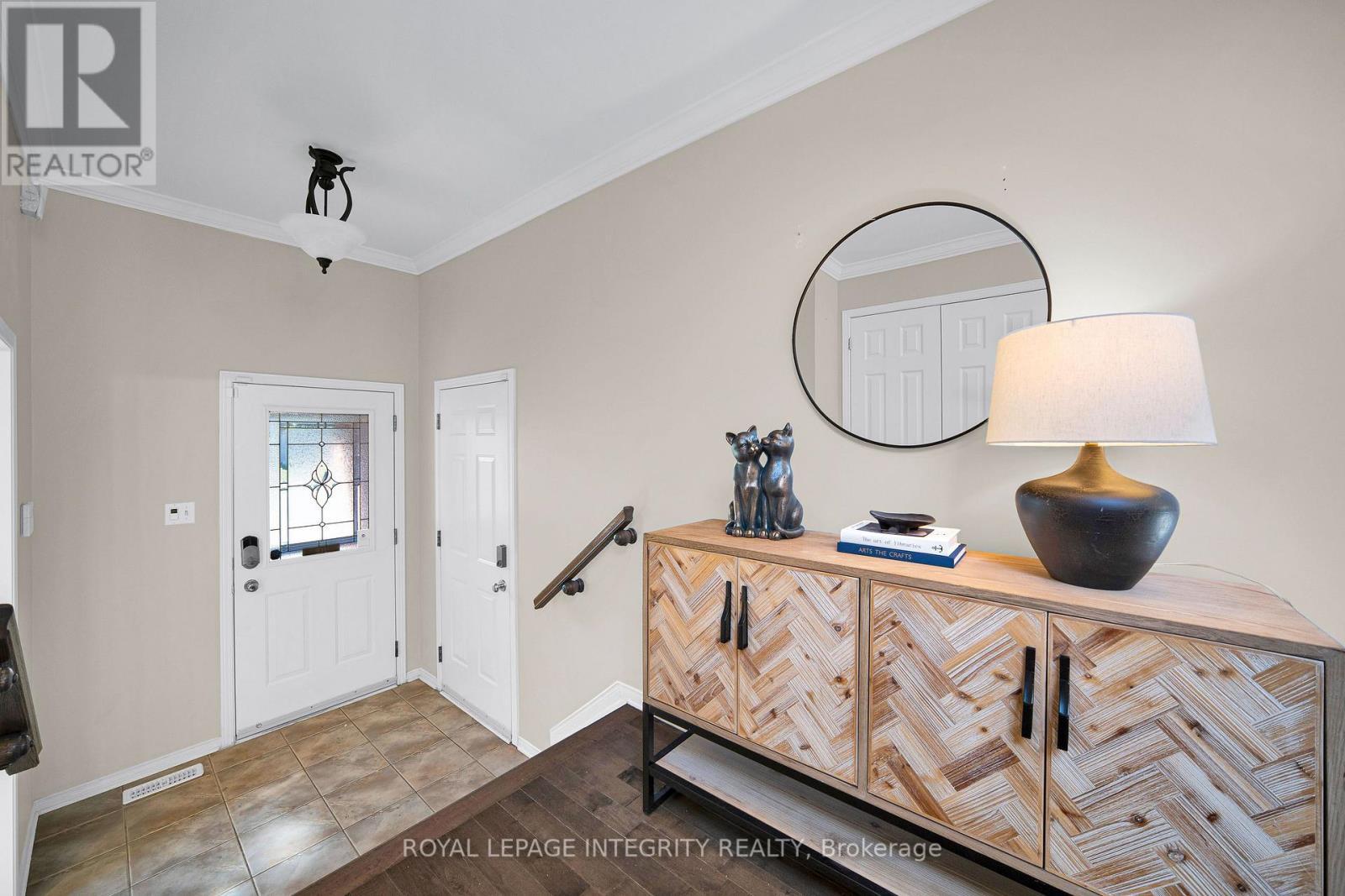 Spacious and welcoming front foyer - 170 Flamborough Way, Ottawa, ON