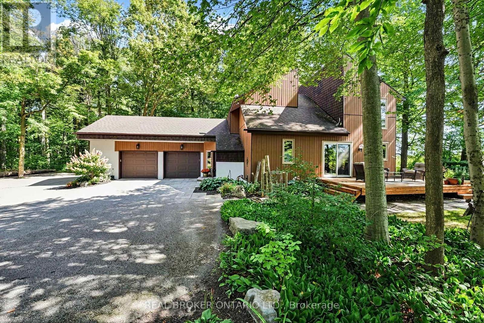 Welcome to 18061 Highway 48! - 18061 Highway 48, East Gwillimbury, ON