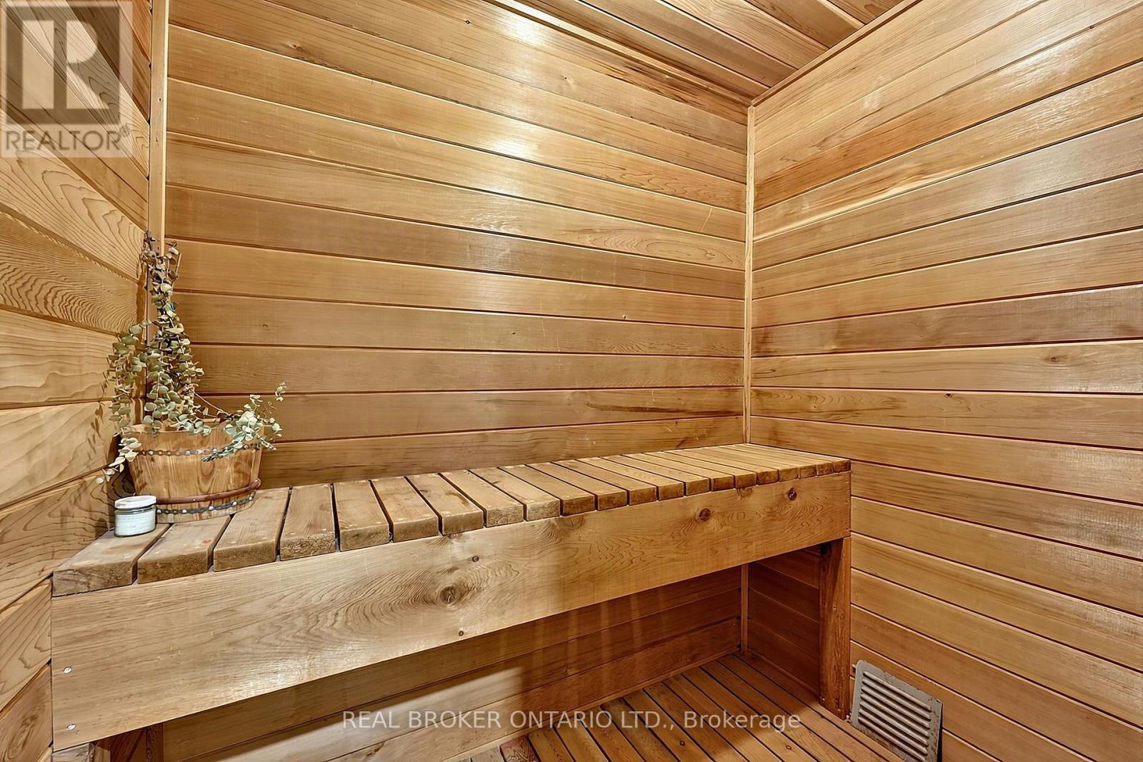 Sauna - 18061 Highway 48, East Gwillimbury, ON