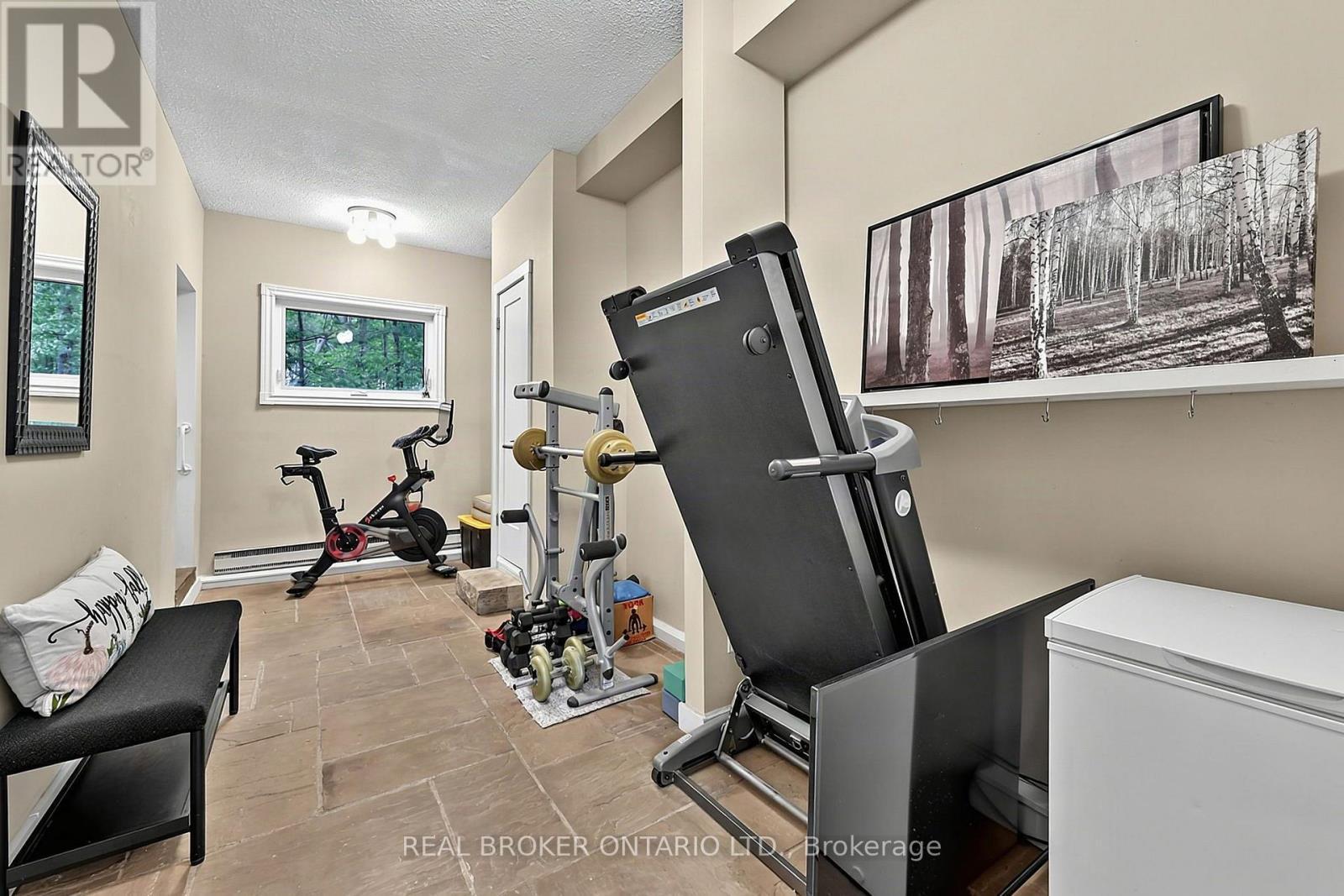 Mud Room - 18061 Highway 48, East Gwillimbury, ON
