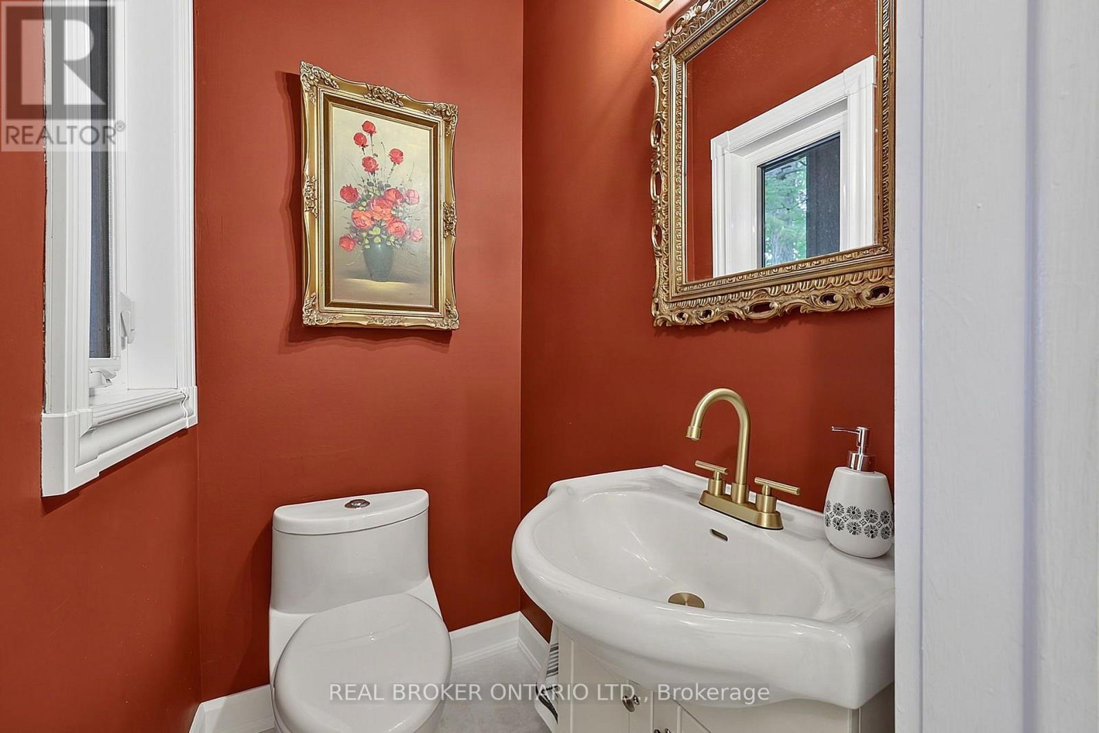 2 Piece Bath off Mud Room - 18061 Highway 48, East Gwillimbury, ON