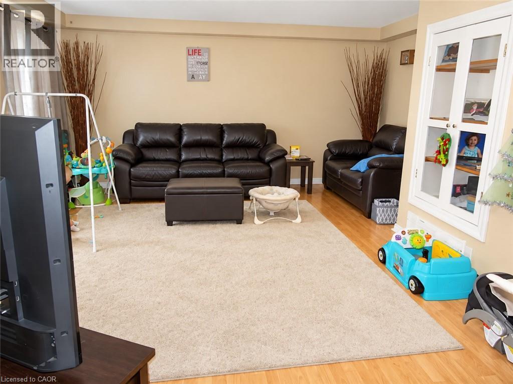 Virtually Staged - 213-215 Maple Street, Dunnville, ON