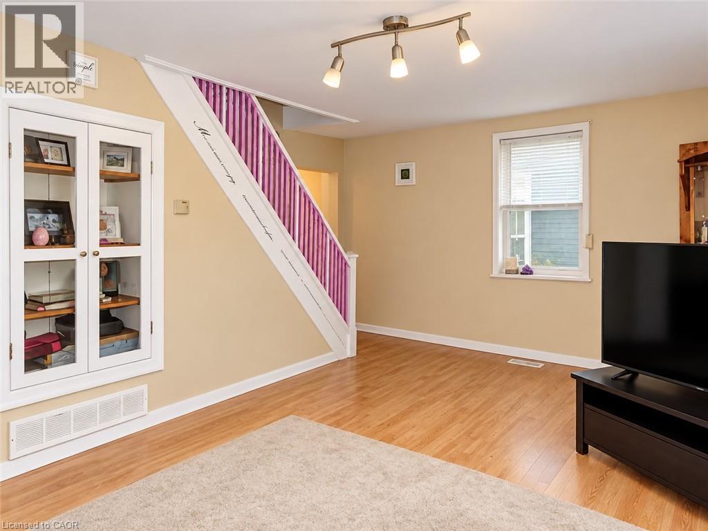 Virtually Staged - 213-215 Maple Street, Dunnville, ON