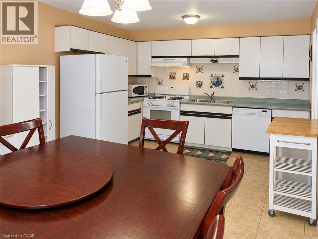Virtually Staged - 213-215 Maple Street, Dunnville, ON