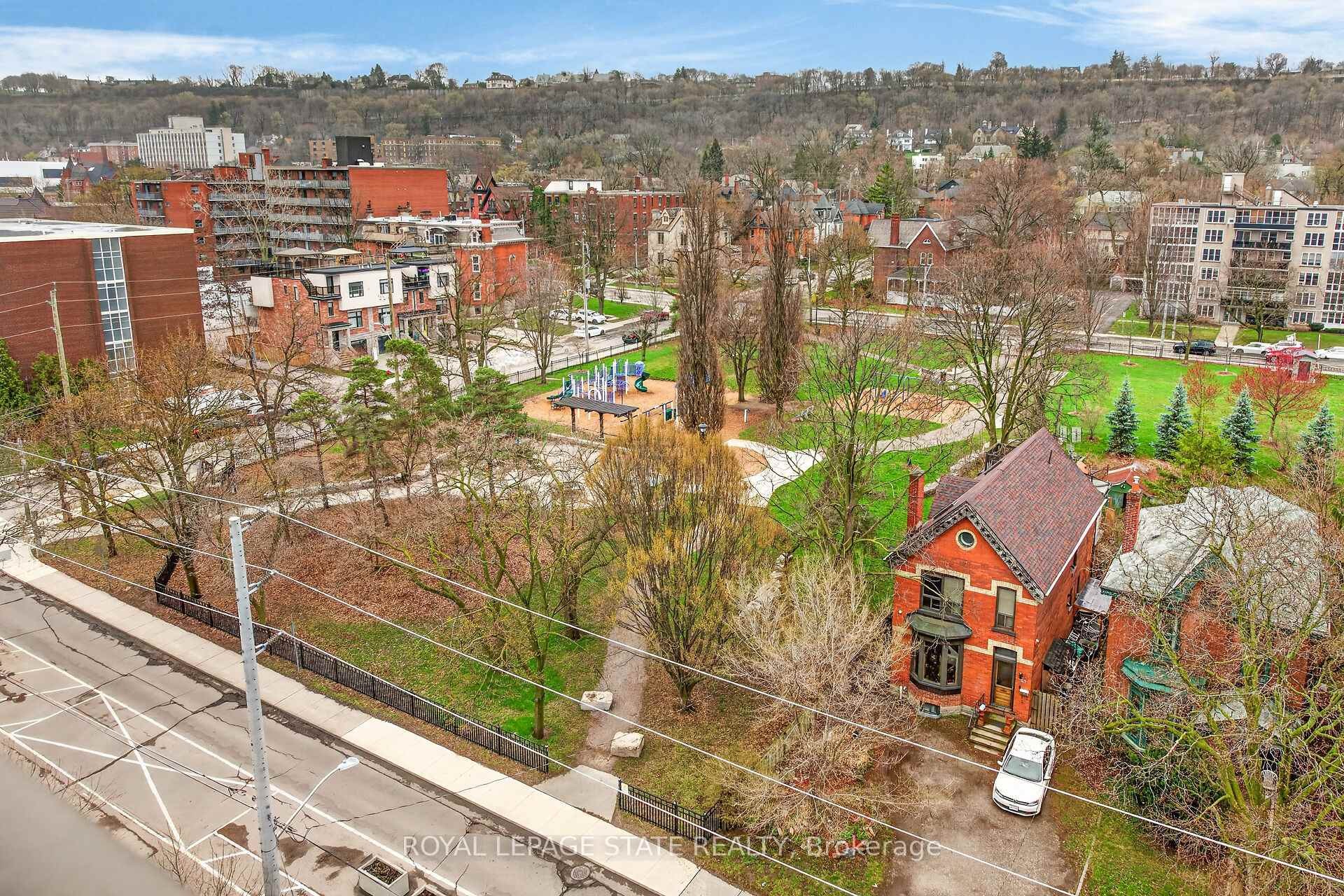 804-90 Charlton Avenue W, Hamilton, ON