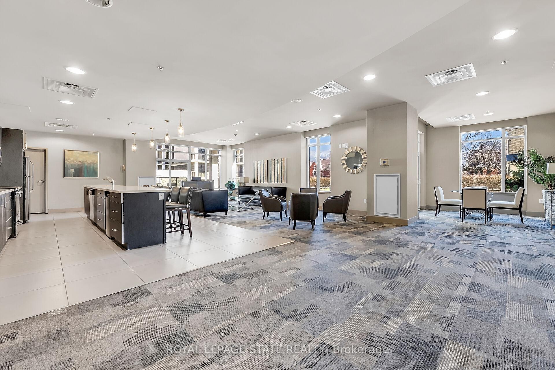 804-90 Charlton Avenue W, Hamilton, ON