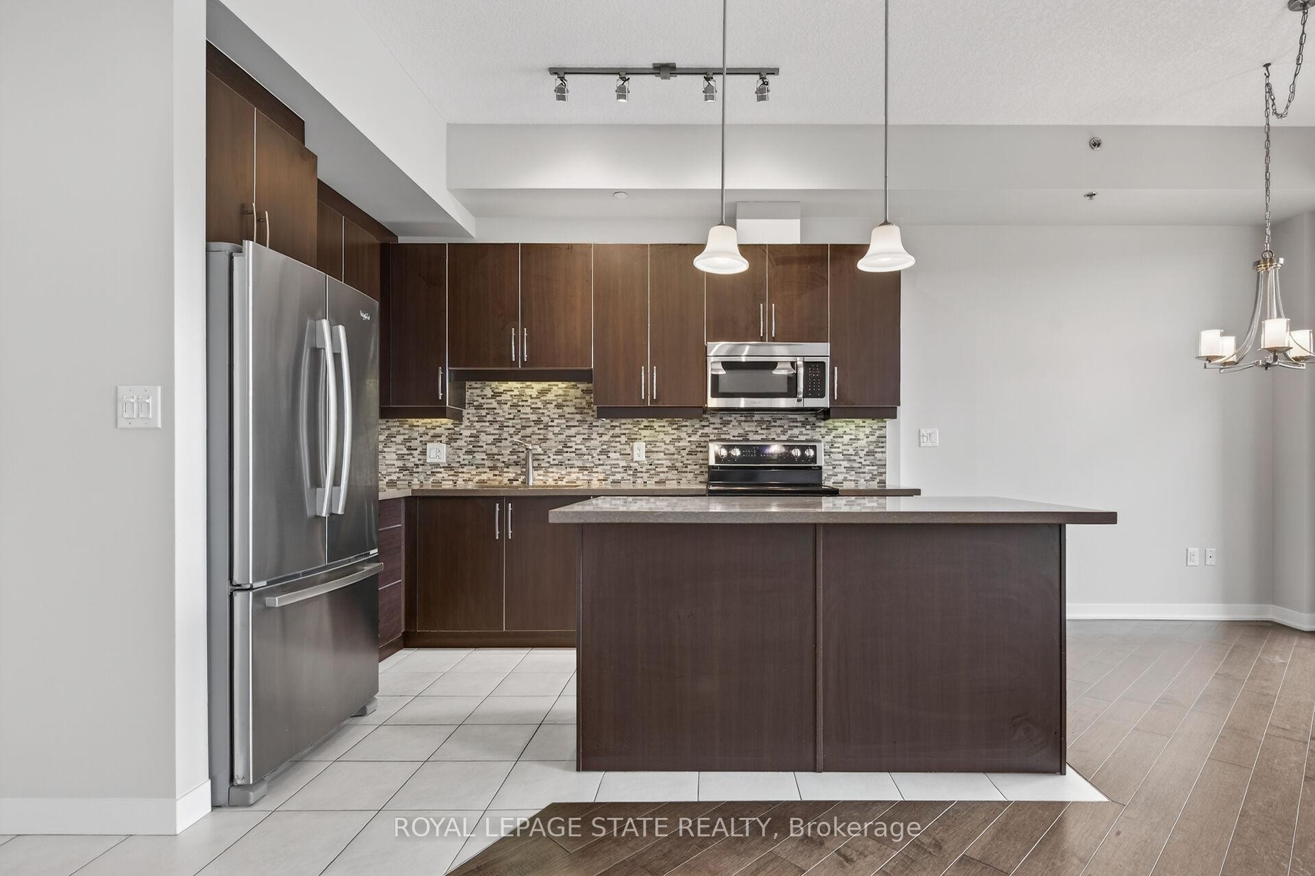 804-90 Charlton Avenue W, Hamilton, ON