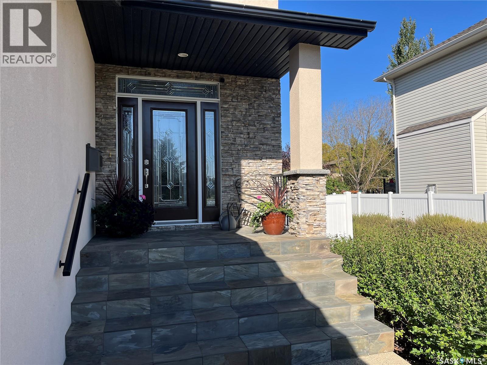1914 Laurier Crescent E, Regina, SK