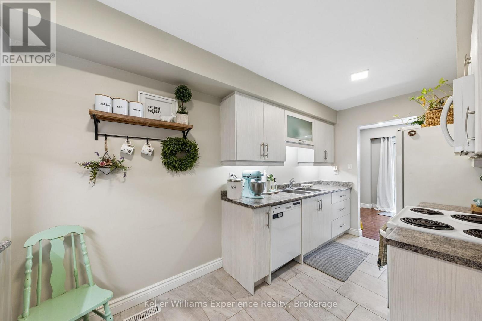 23 - 2 Bernick Drive, Barrie (Grove East), ON