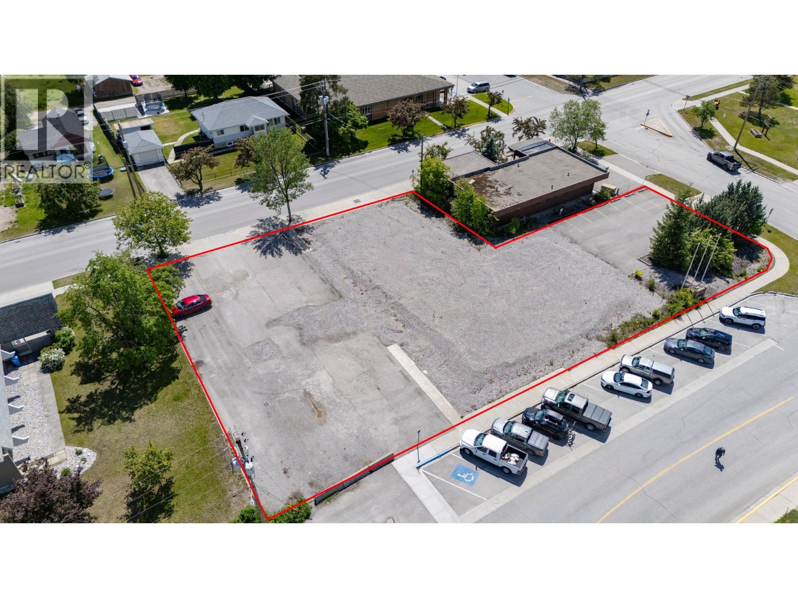 837 Park Drive, Golden, BC
