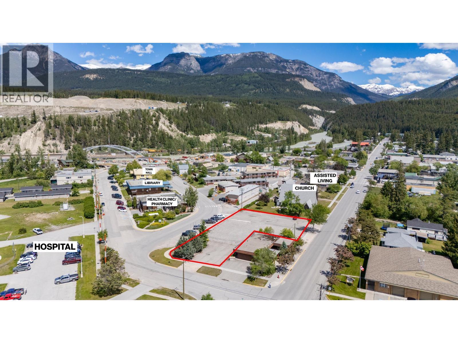 837 Park Drive, Golden, BC