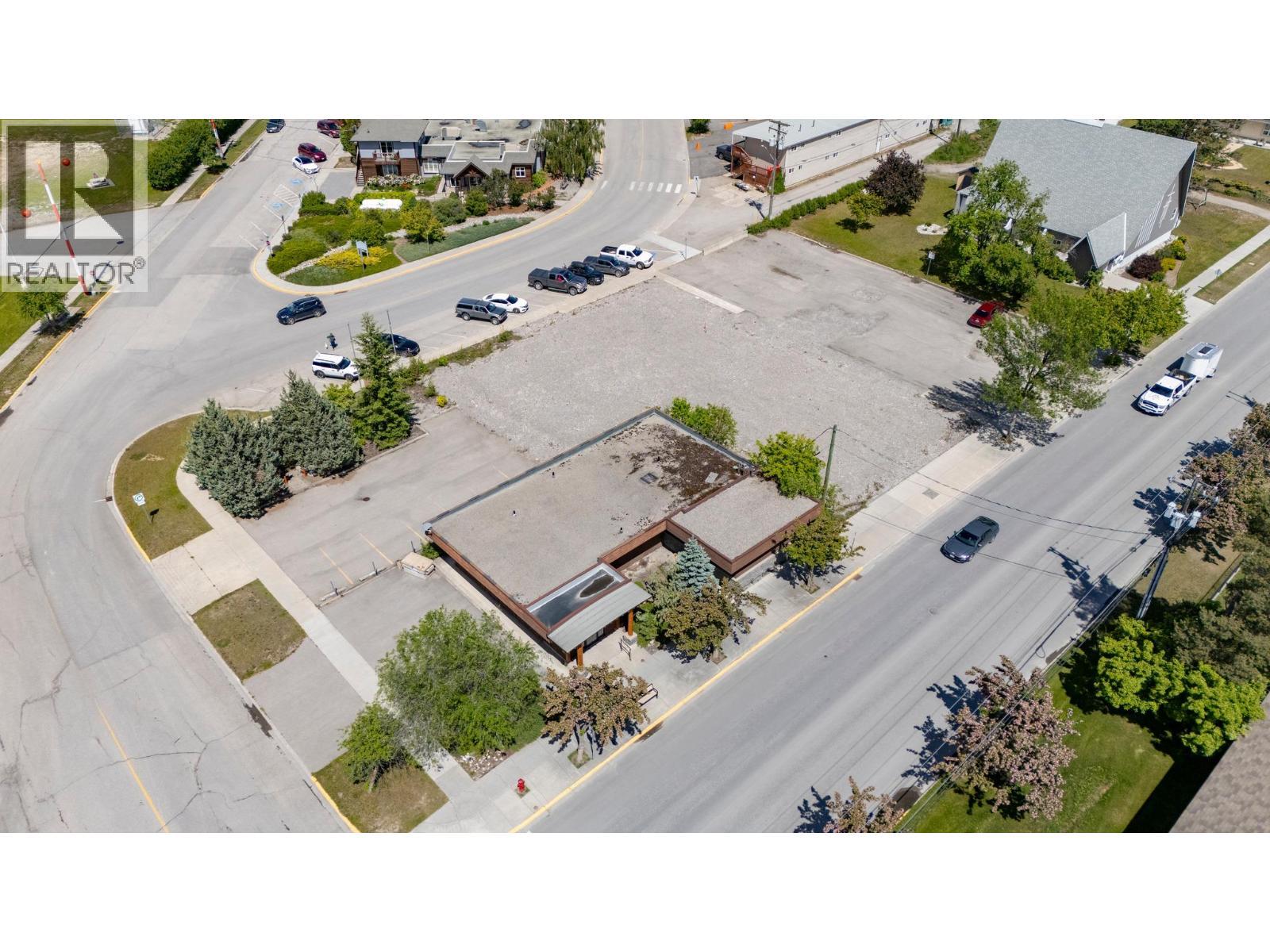 837 Park Drive, Golden, BC