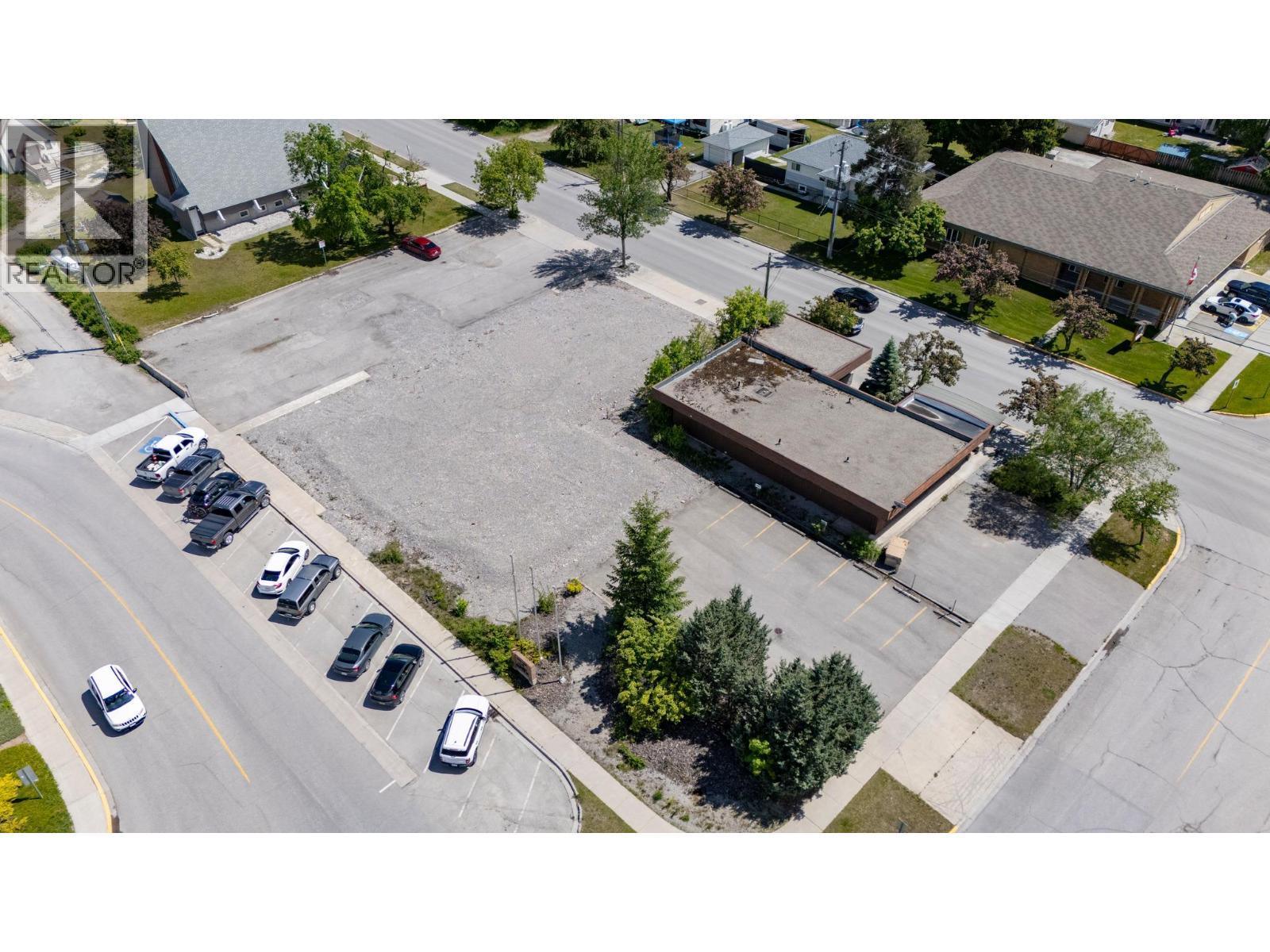 837 Park Drive, Golden, BC